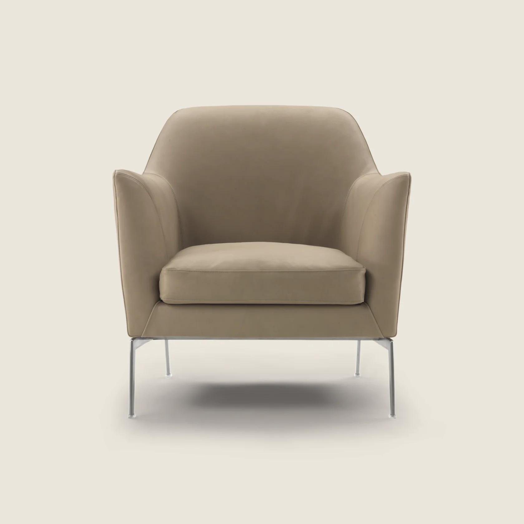 022601_02_LUCE_ARMCHAIR.png