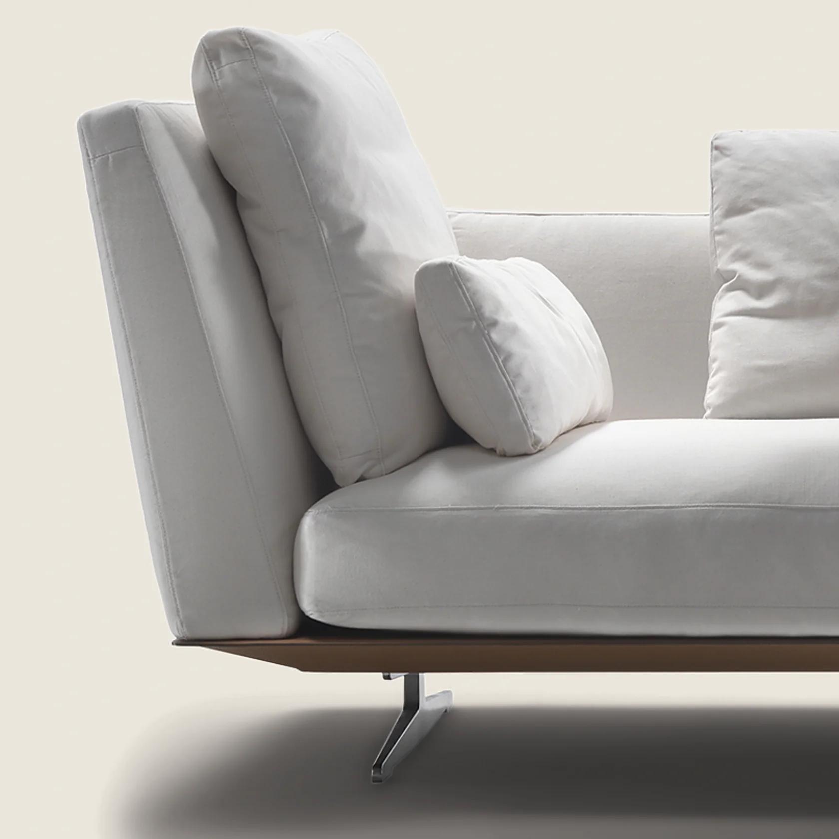 015R29_EVERGREEN_CHAISELONGUE_01_Q.png