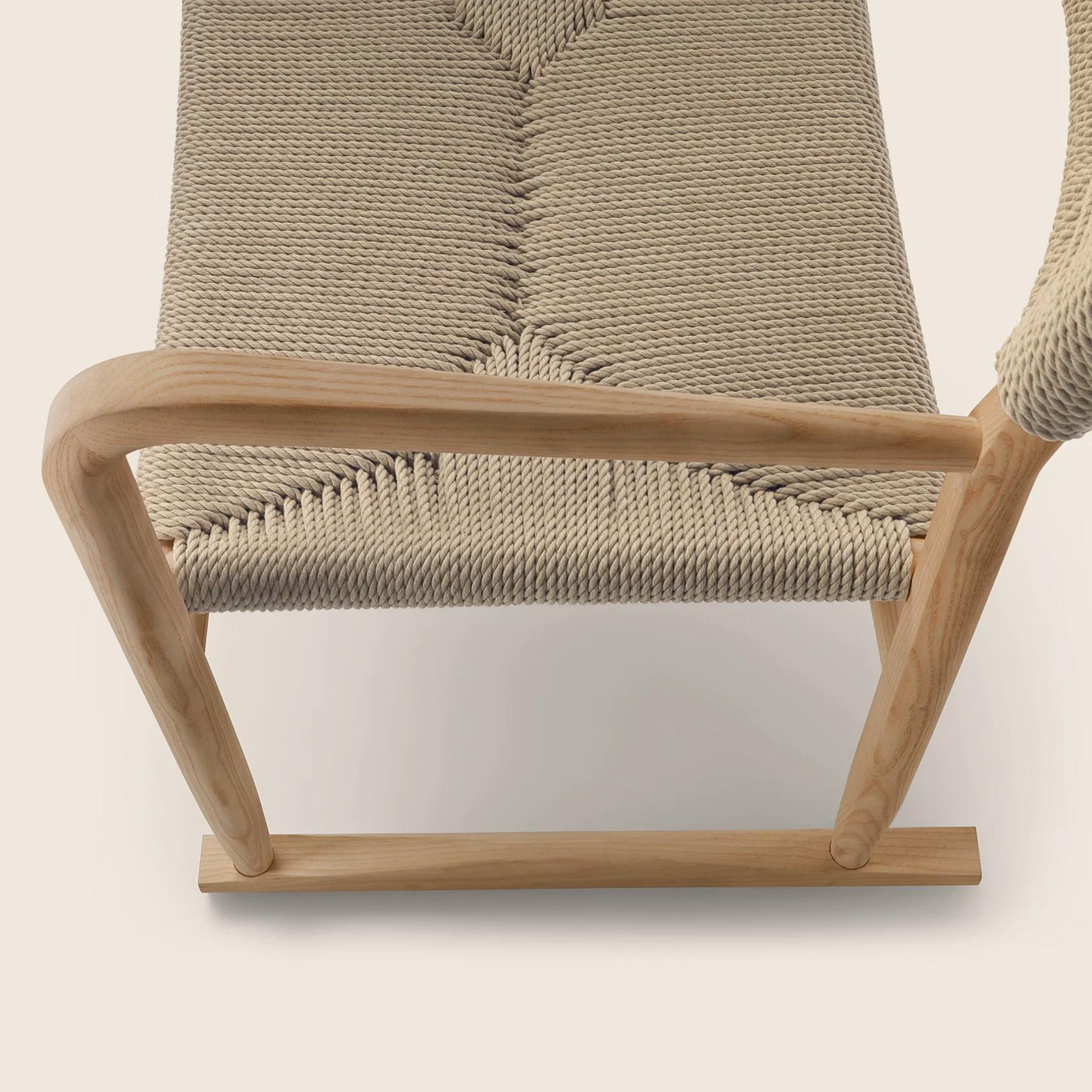 02D4B1_KIM_OTD_CHAIR_DET_01_Q.png