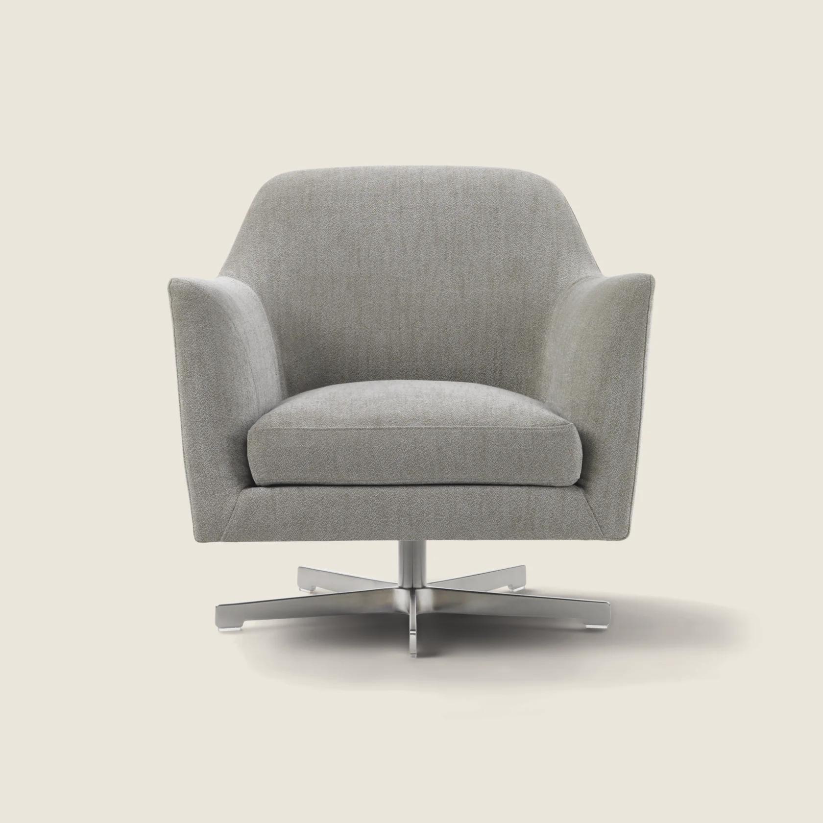 022601_04_LUCE_ARMCHAIR.png
