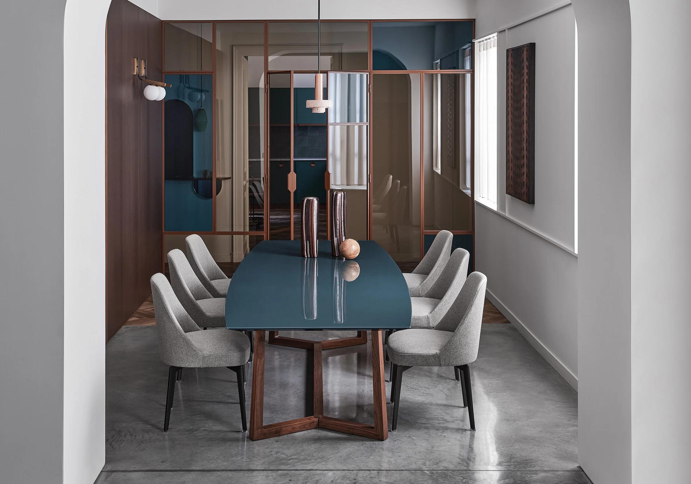 020183_GIPSY_TABLE_SET_01.jpg