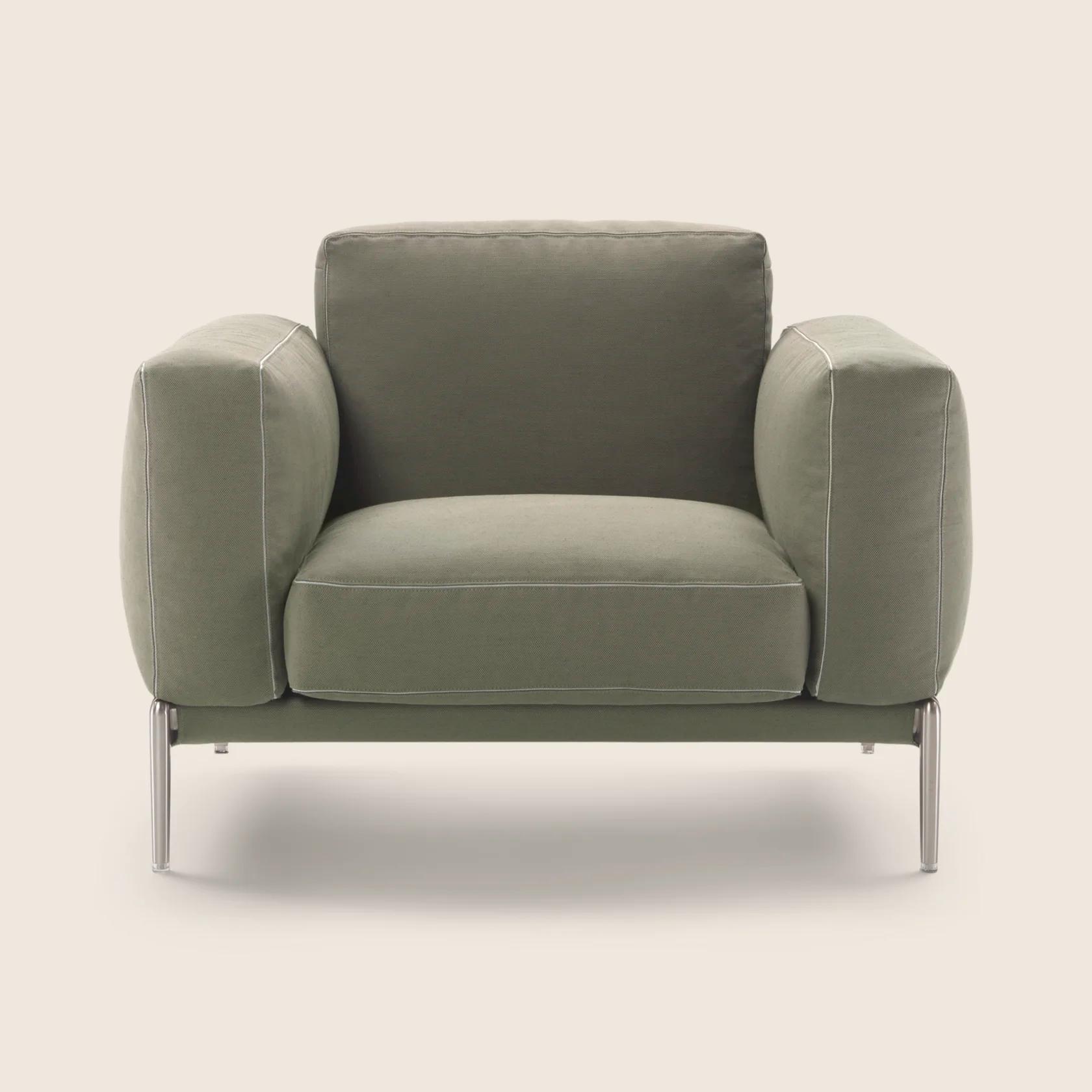 0264F1_ROMEO COMPACT_ARMCHAIR_01.png