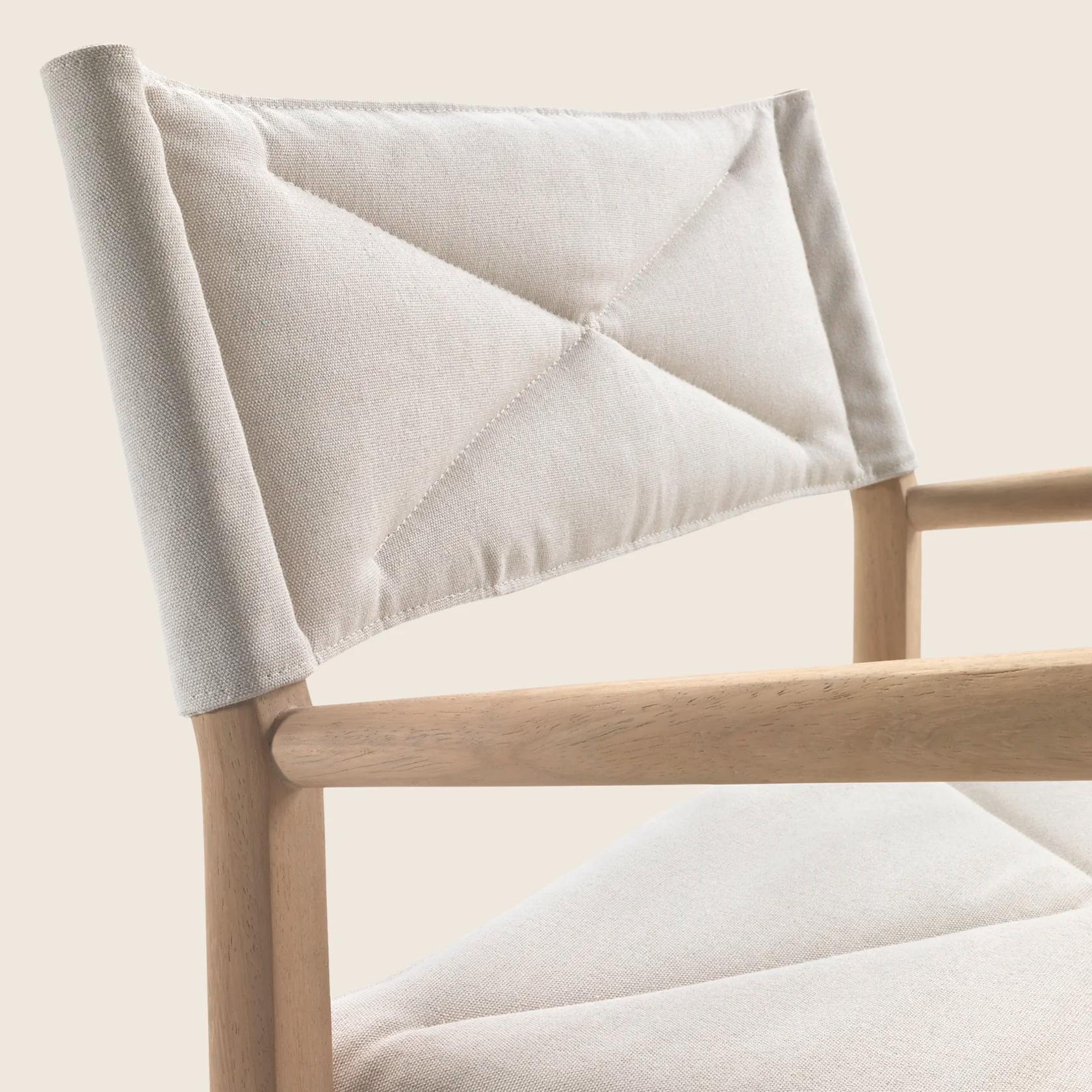 02C4C1_LUCHINO_OTD_ARMCHAIR_DET_02_Q.png