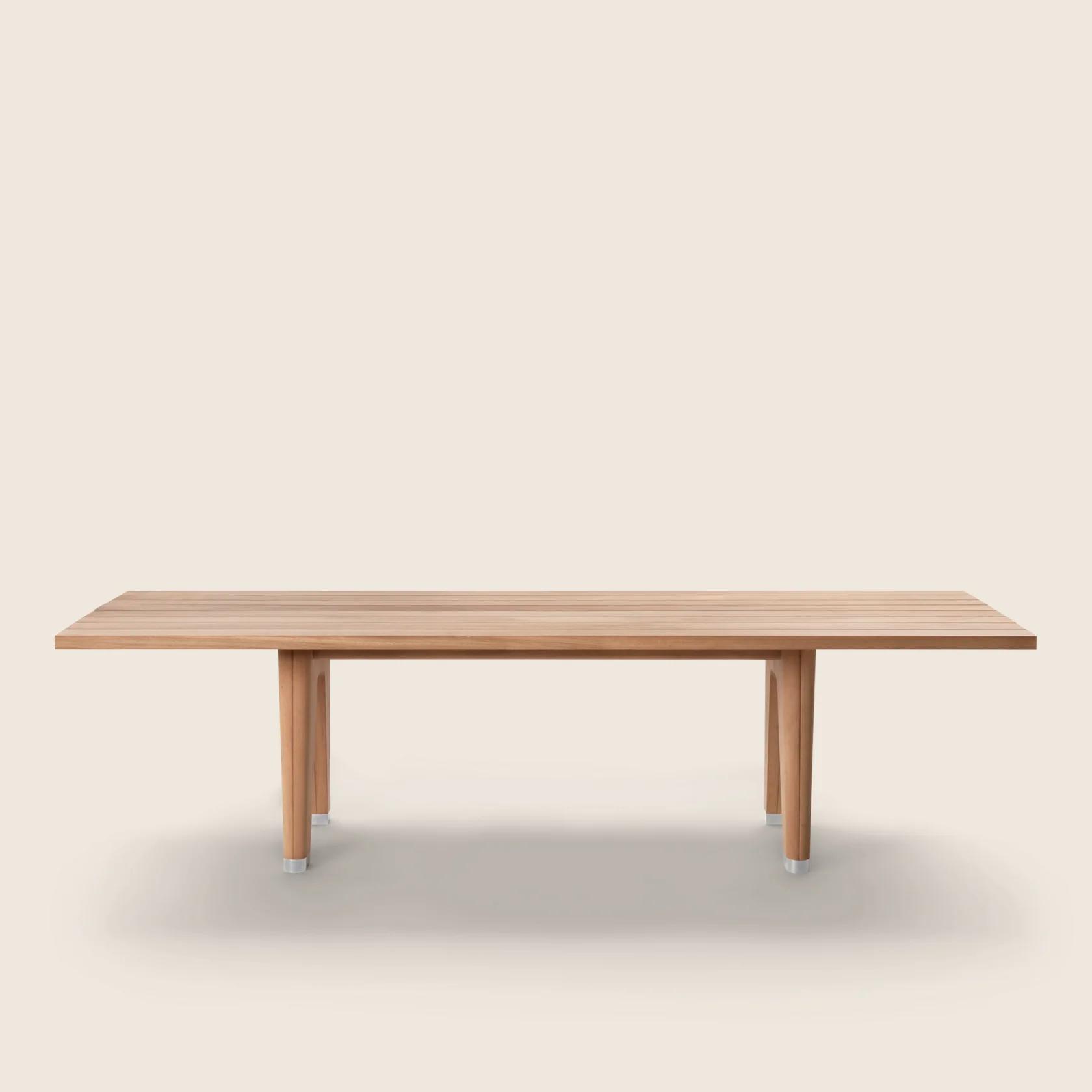 0240L0_MONREALE OUTDOOR_TABLE_01.png
