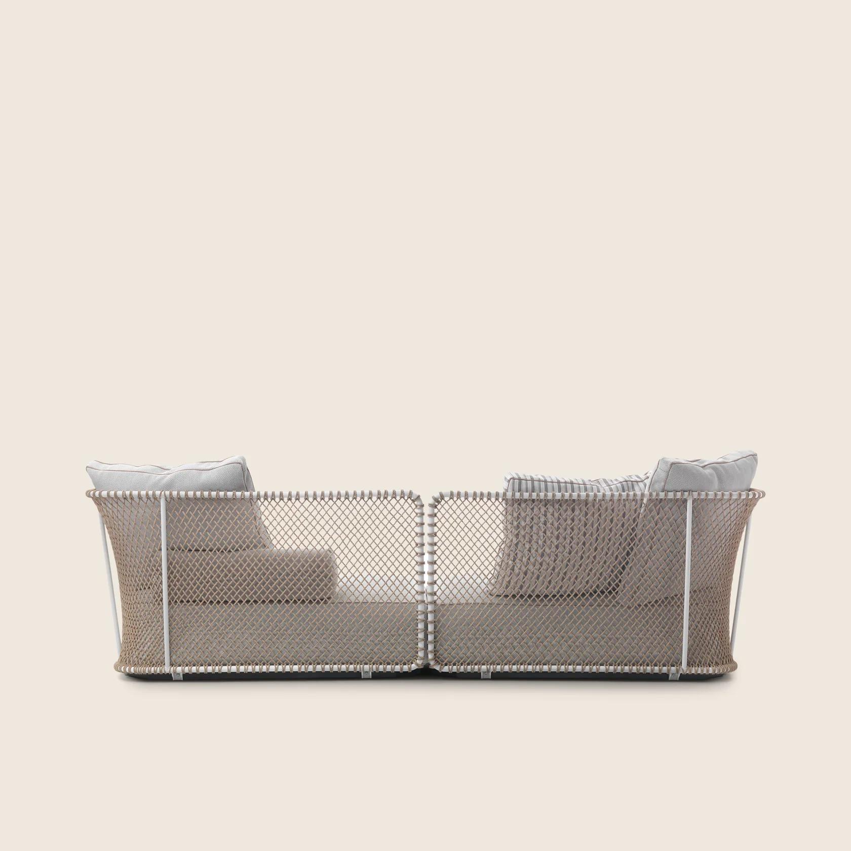 02C7B0_OASIS_SOFA_03.png