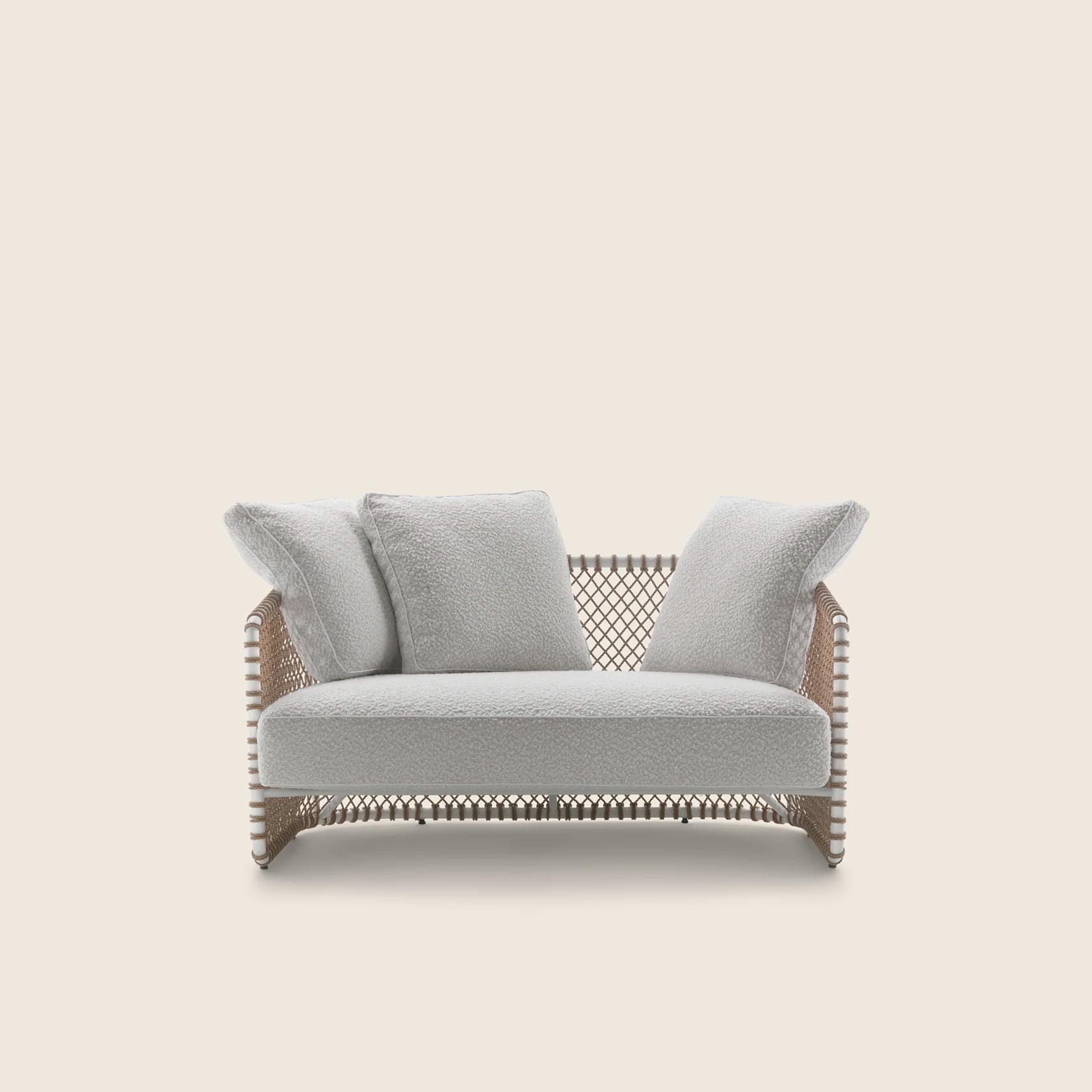 02C7A2_OASIS_SOFA_01.png
