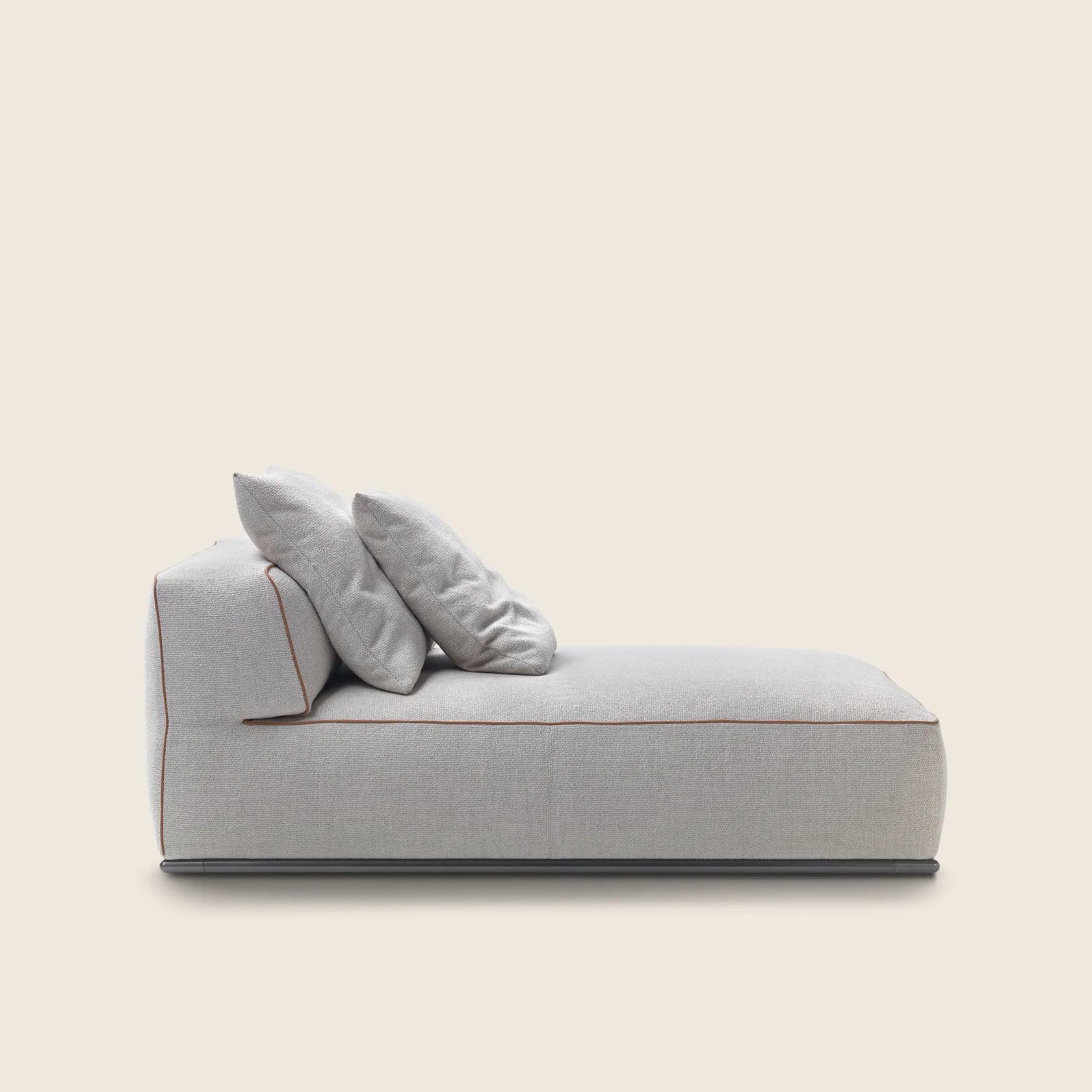 0293D1_PERRY_CHAISELONGUE_02.png