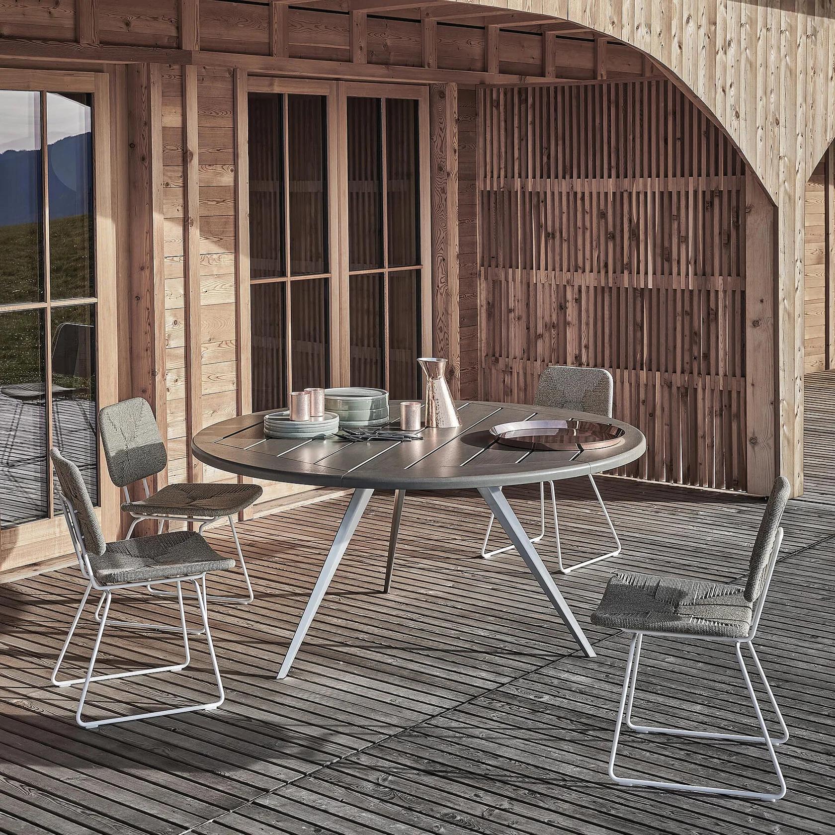 0238L1_ZEFIRO OUTDOOR_TABLE_SET_02_Q.jpg