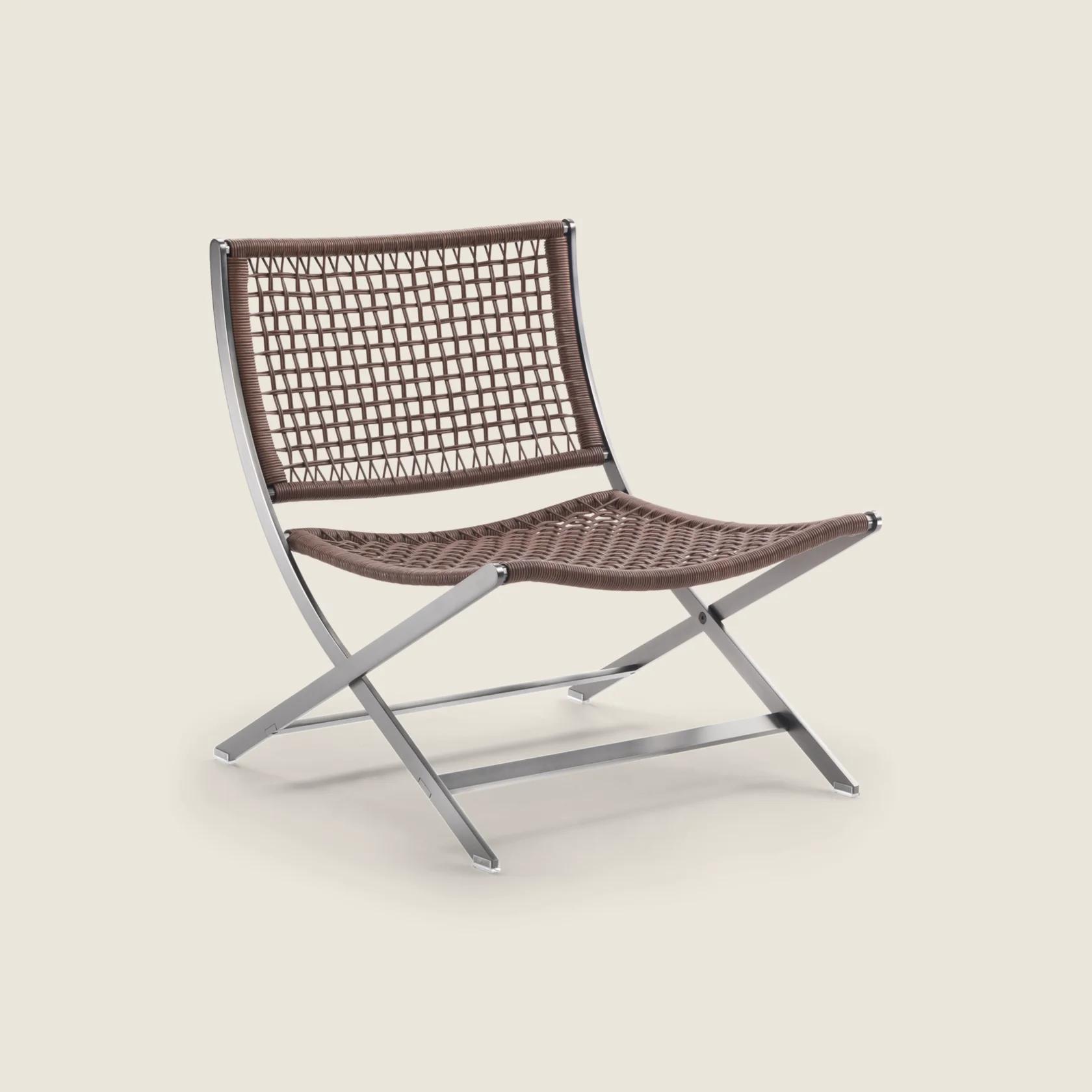 012L01_PETER_ARMCHAIR_01.png
