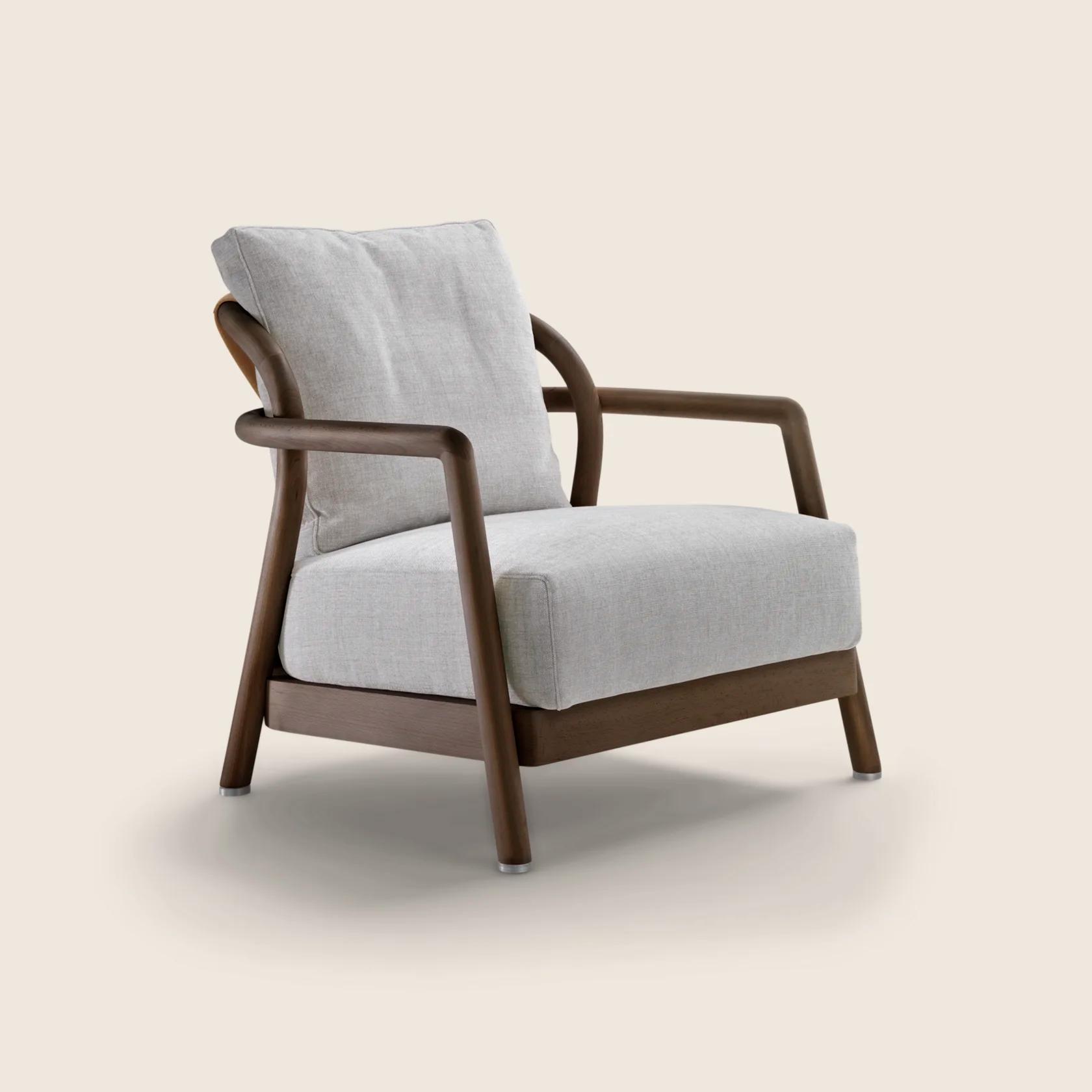 025121_ALISON_ARMCHAIR_01.png