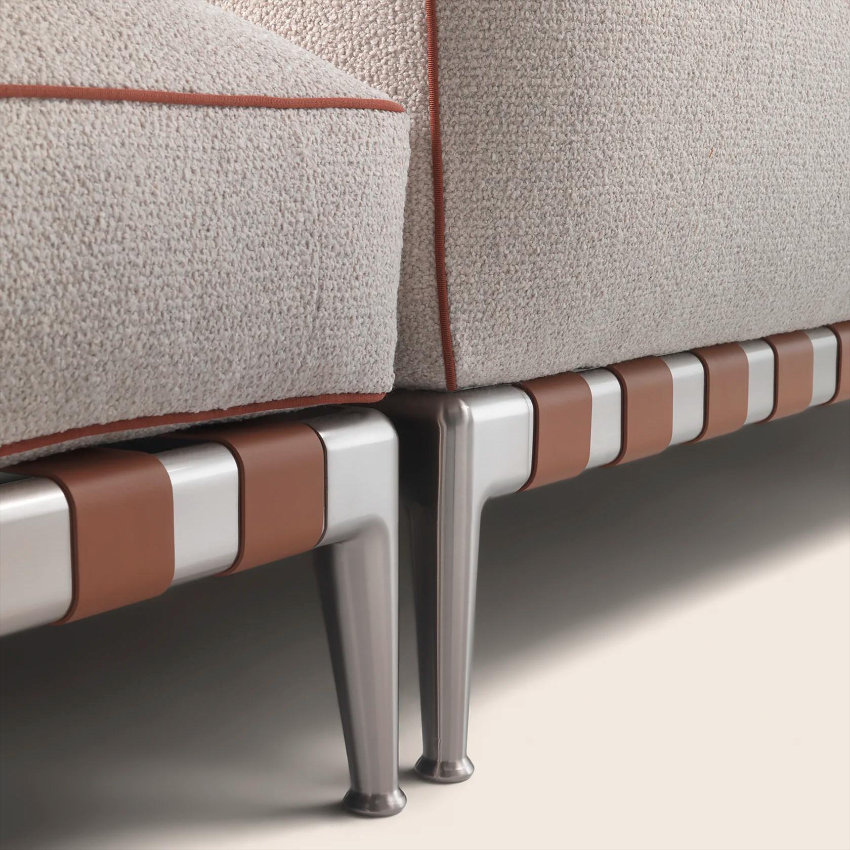 027108_GREGORY_SECTIONAL_SET_05.png