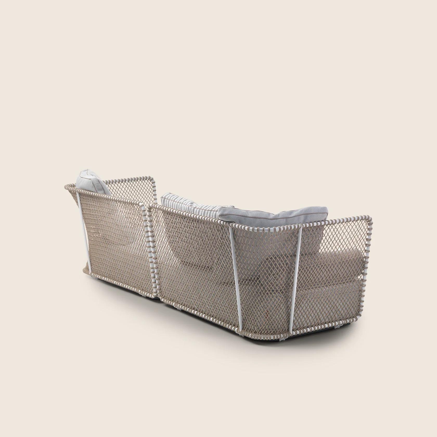 02C7B0_OASIS_SOFA_04.png