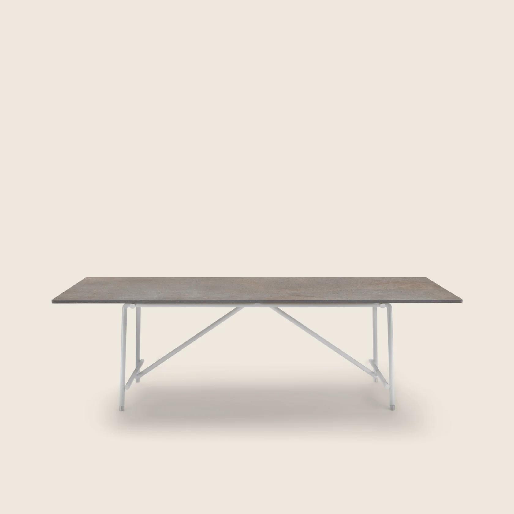 0282L0_ANY DAY OUTDOOR_TABLE_02.png