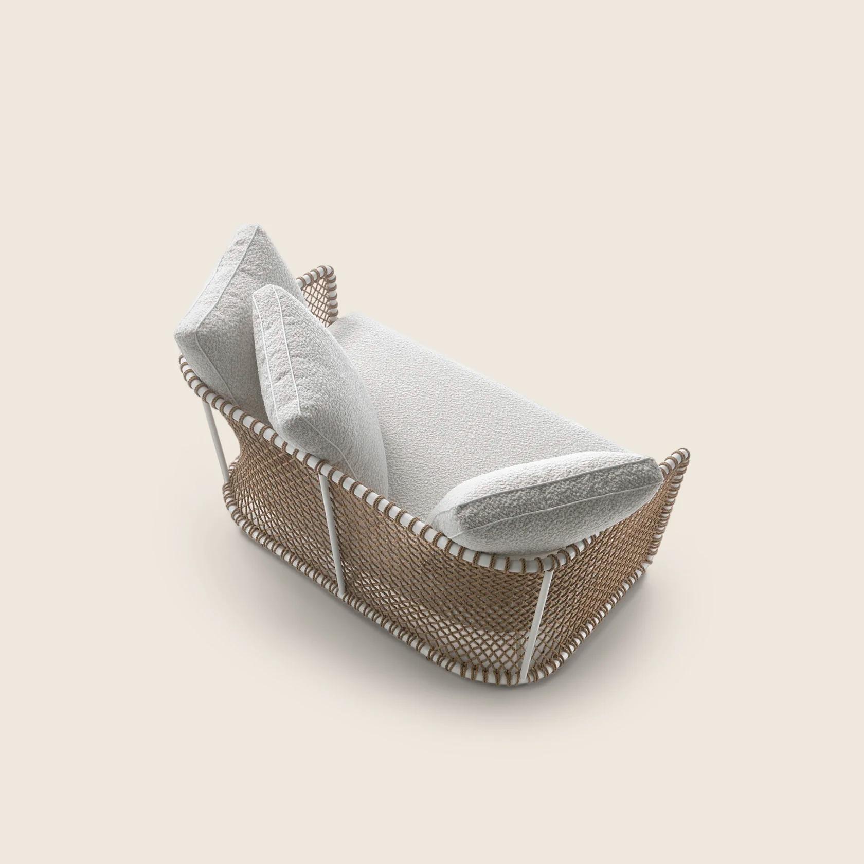 02C7A2_OASIS_SOFA_02.png