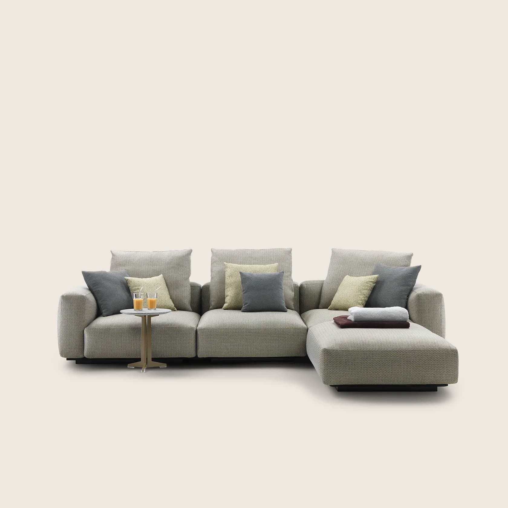 0269B0_GRANDEMARE OUTDOOR_SECTIONAL_SET_01_Q.png